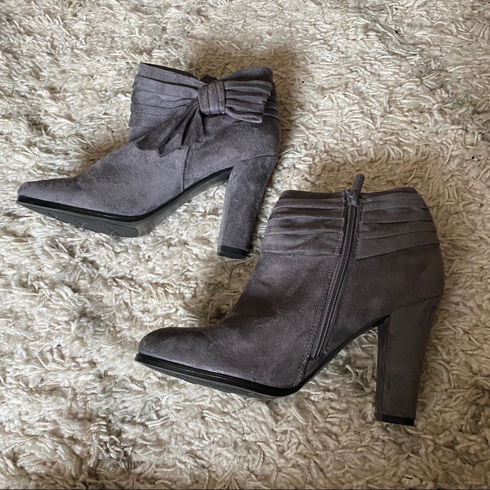 NWOT IMPO Onstage Slate Grey Faux Suede Boots - Picture 4 of 9